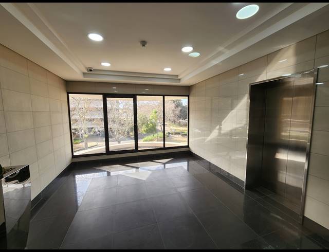 924M² OFFICE TO LET IN PINELANDS